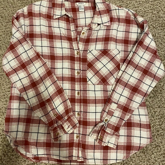 Red, white and black flannel - Picture 1 of 1
